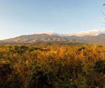 Blick von der Hacienda Lodge Guachipelin auf den Vulkan Rincon de la Vieja