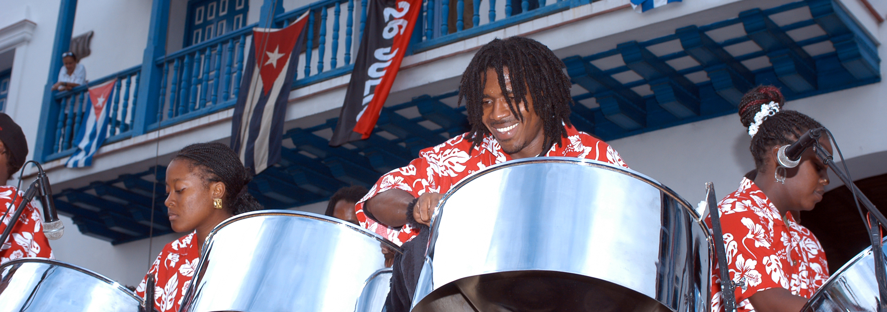 Straßenmusiker mit Steelpans auf Cuba
