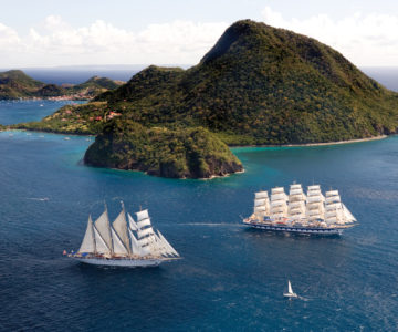 Zwei Schiffe der Star Clippers unter vollen Segeln rund um die Kleinen Antillen