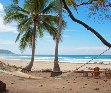 Malerischer Sandstrand an der Playa Teresa, Costa Rica