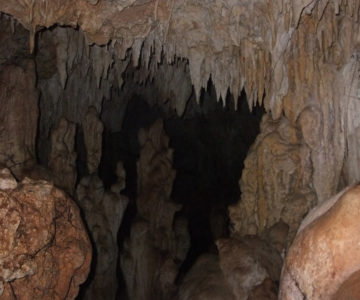 Höhle im Nationalpark El Choco