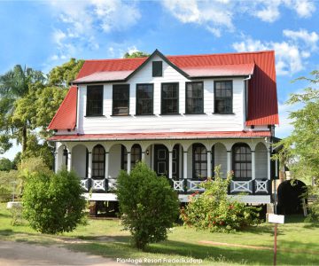 Gästehaus Frederiksdorp, Suriname, Commewüne, Aussenansicht