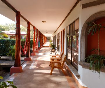 Hacienda Lodge Guachipelin, Costa Rica, Curubandé, Aussenansicht der Bungalows