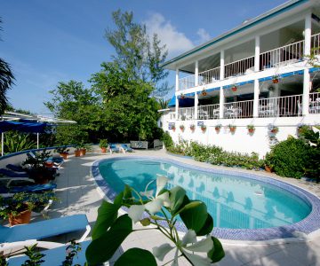 Mocking Bird Hill, Jamaica, Port Antonio, Aussenansicht mit Pool