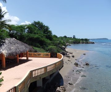 Villa du Soleil, Jamaica, Die Südküste, Blick von der Veranda über das Meer