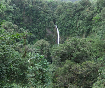 Wasserfall am Vulkan Arenal, Costa Rica