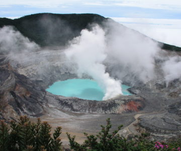 See im Vulkan Poas in der Zentralregion von Costa Rica