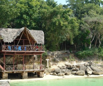 Villa Cayo Seatá, Cuba, Cayo Saetía, Blick auf einen Bungalow