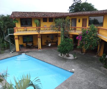 Posada Canal Grande, Costa Rica, Piedades de Santa Ana, Innenhof mit Pool