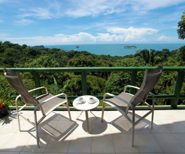 Si Como No, Costa Rica, Play Espadilla, Blick vom Balkon über den Regenwald bis zum Pazifik