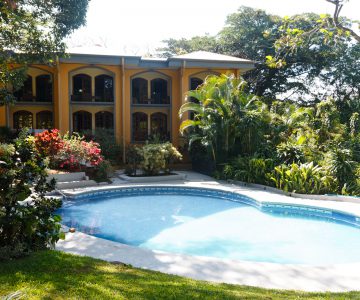 Trapp Family Country Inn, Costa Rica, Alajuela, Innenhof mit Pool