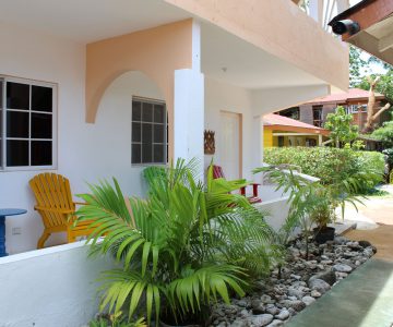 Mom's Place, Negril, Jamaica, Blick auf einen Bungalow