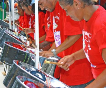 Trinidad und Tobago, Im Rhythmus des Calypso, Steelband