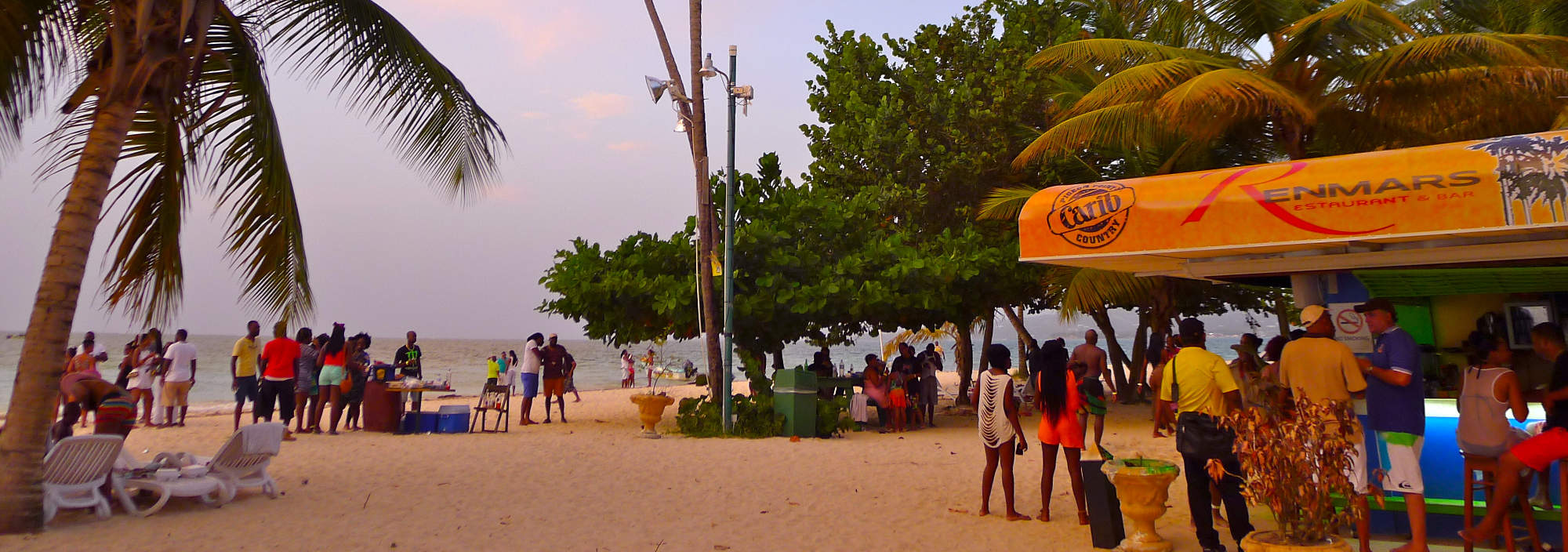 Trinidad und Tobago, Im Rhythmus des Calypso, Strandparty