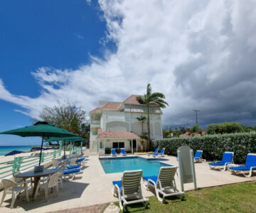 Coral Mist Hotel Strand und Pool
