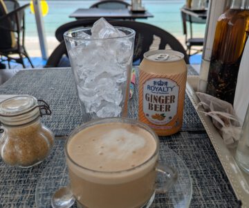 Carriacou Kaffee und Ginger Beer am Paradise Beach