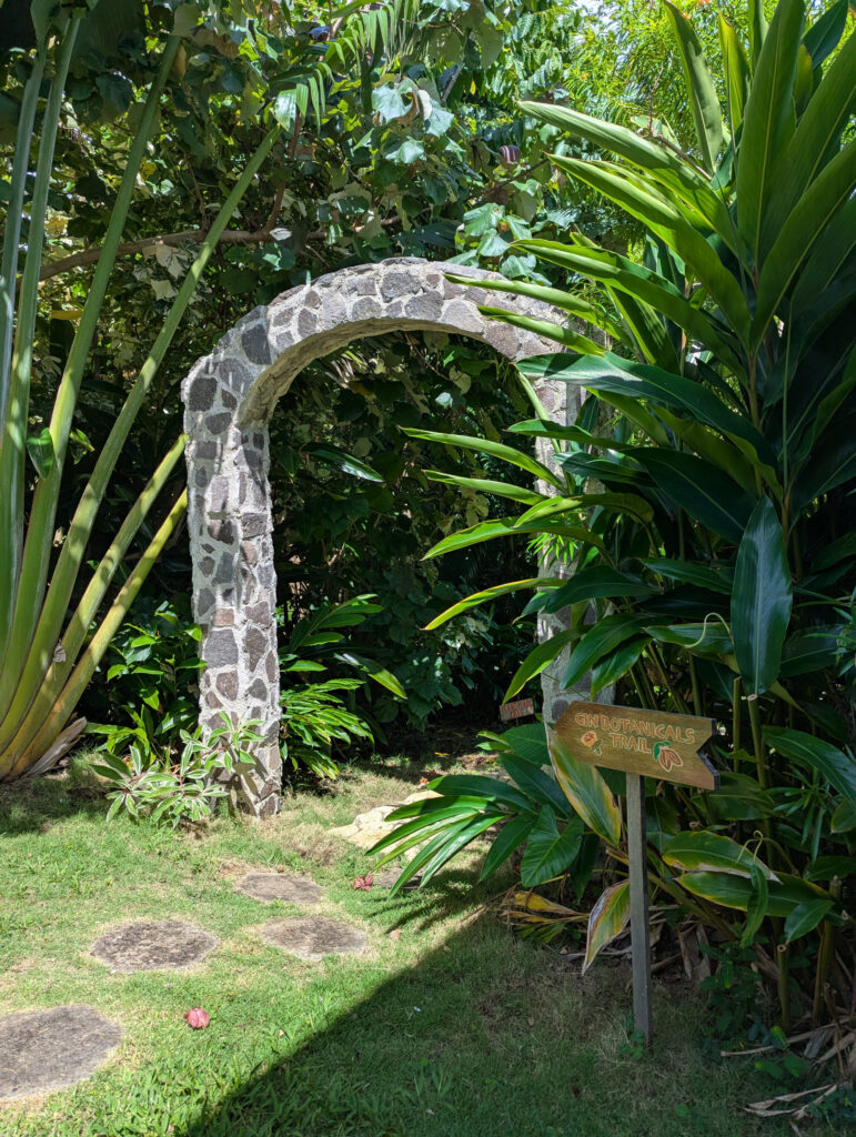 Dominica Sea Cliff Cottages Eingang zum Garten