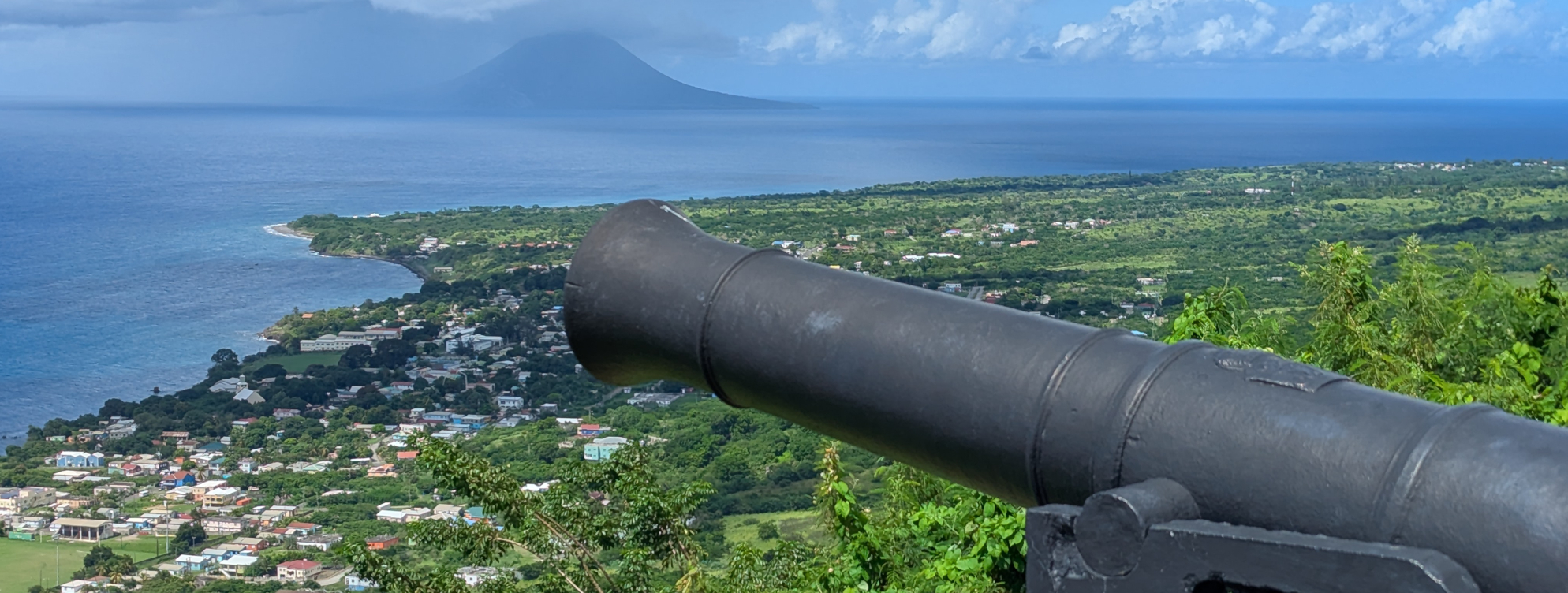 Blick vom Brimstone Hill nach Statia